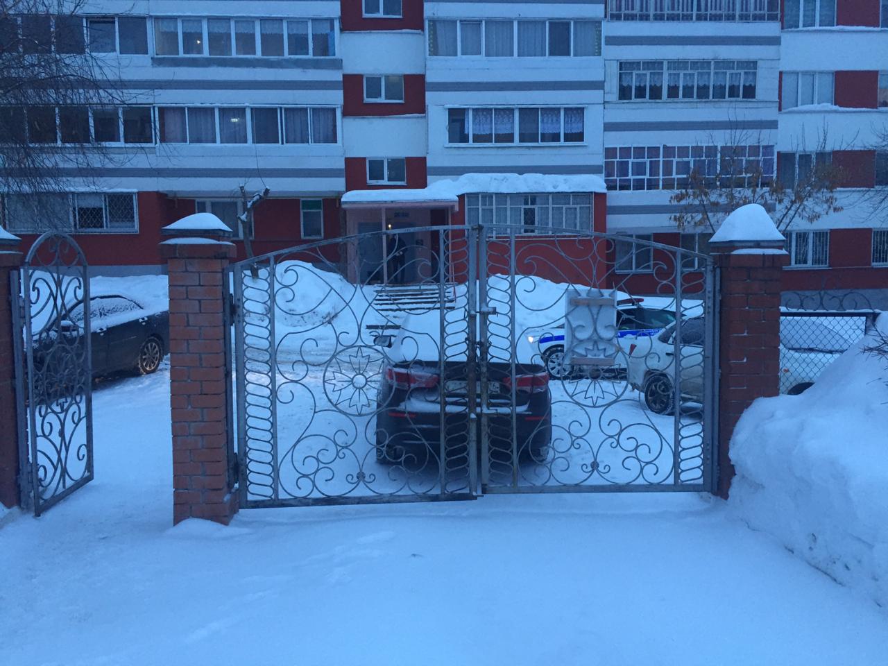 В Челнах арестовали иномарку у ворот школы со штрафами на 111 тысяч рублей