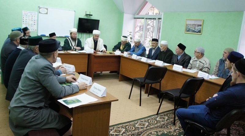 Старейшины мухтасибата Челнов просят Думу признать татарский государственным языком