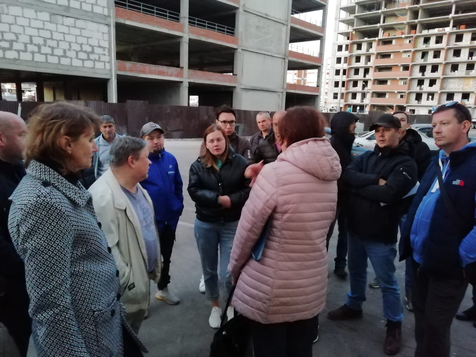 Жители новостройки в 63-м бунтуют: дом оставили без горячей воды и тепла 