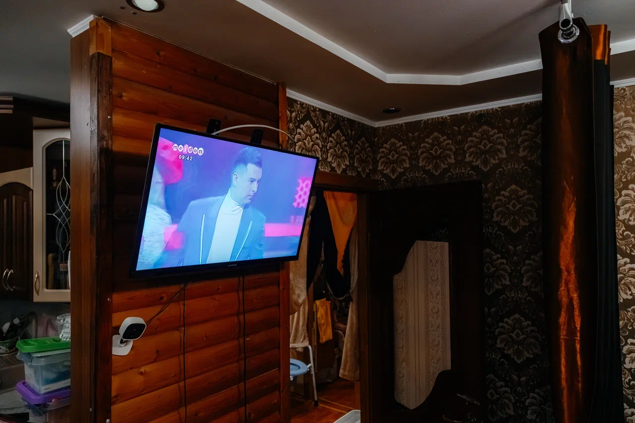 «Когда там у бабушки ноги гниют, потому что у нее сахарный диабет, от нее какой запах должен исходить?» «Когда там у бабушки ноги гниют, потому что у нее сахарный диабет, от нее какой запах должен исходить?»