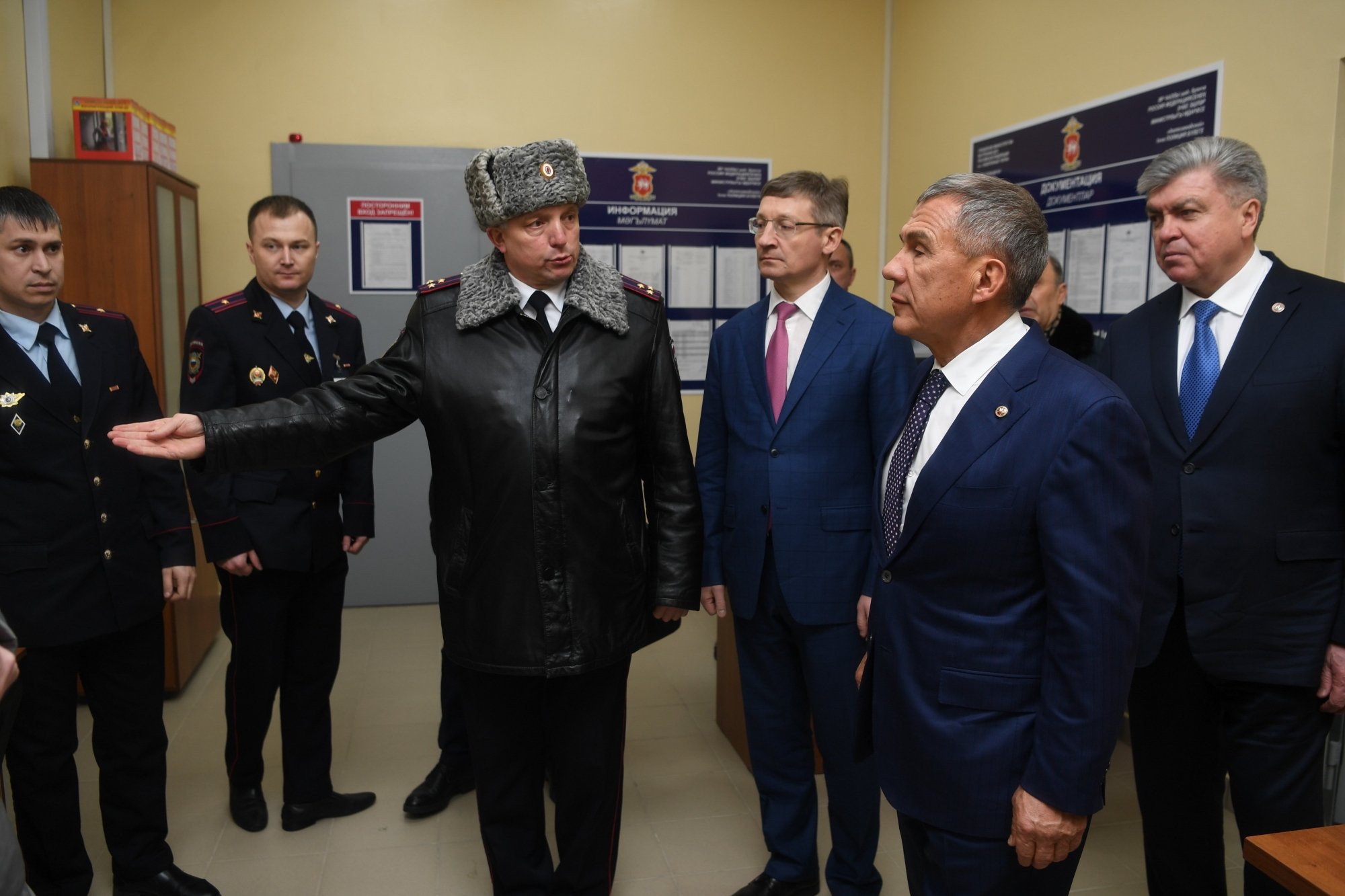 Минниханов в Челнах посетил «КАМАЗ» и отдел полиции «Автозаводский». Фото