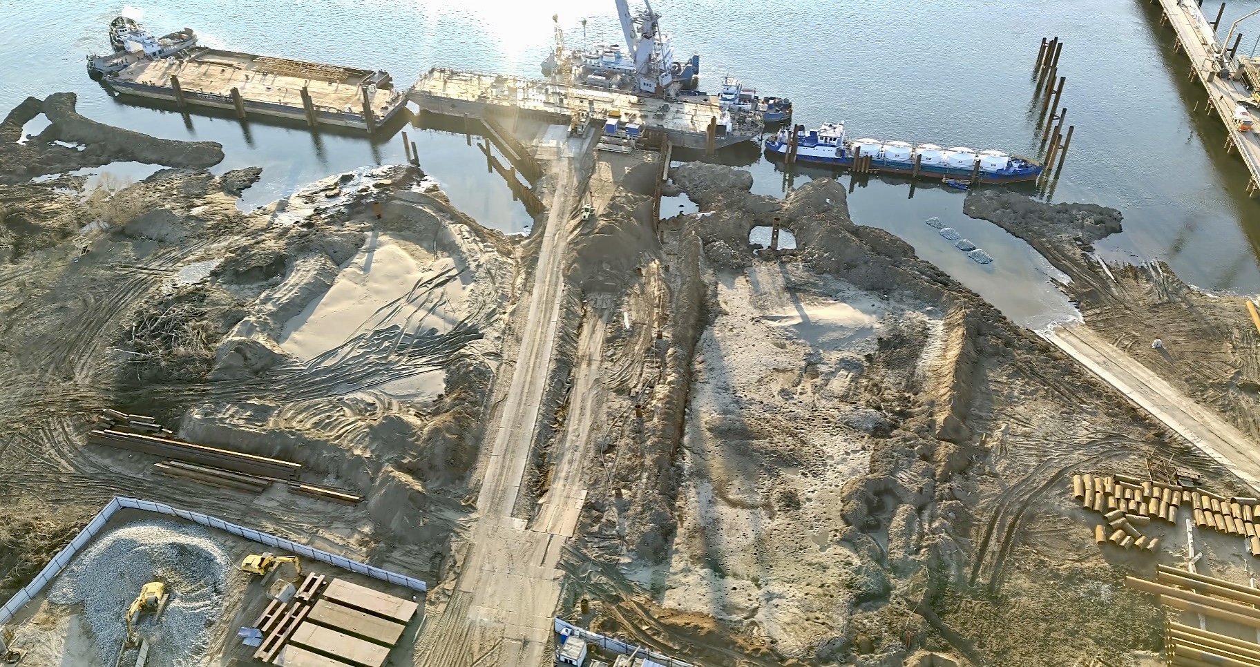 Минниханову показали, как идет стройка моста через Каму на обходе Челнов