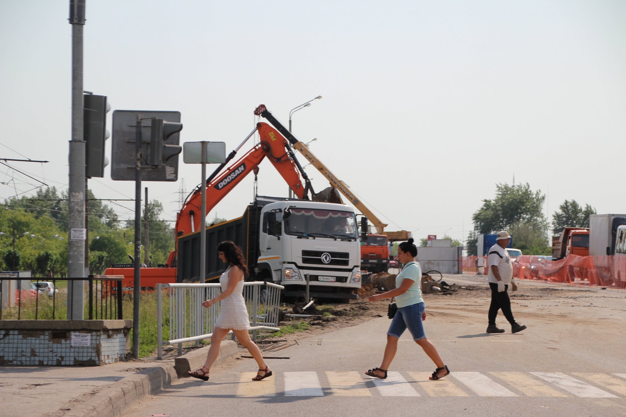 Фото: началось строительство подземного перехода на остановке «Автостанция» 