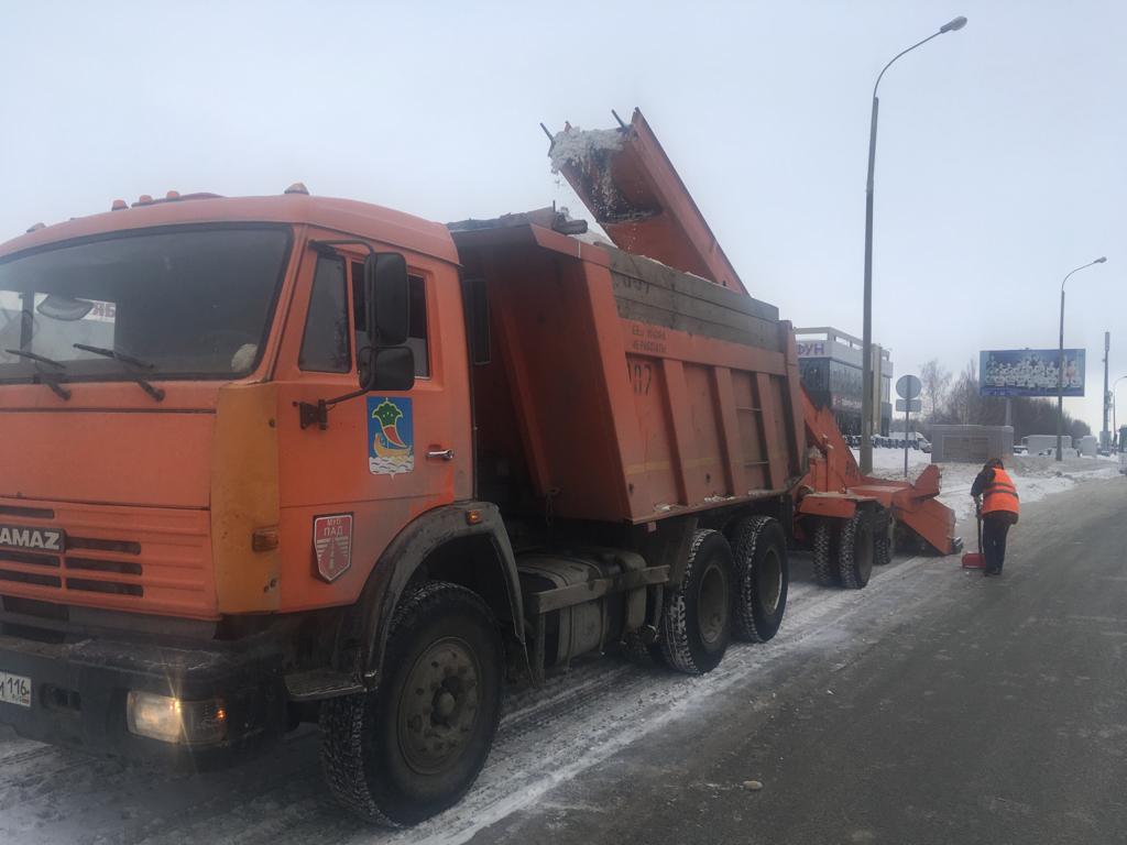 Чиновники и жители соревнуются за правду о дорогах этой зимы: чистят или не чистят? (Фото)