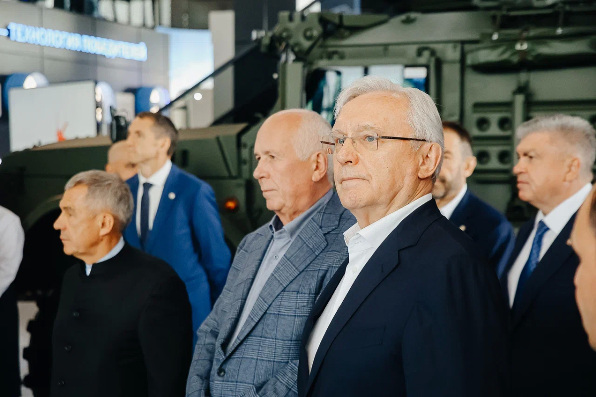 Когогины вручили предпринимателям награды учрежденные президентом России