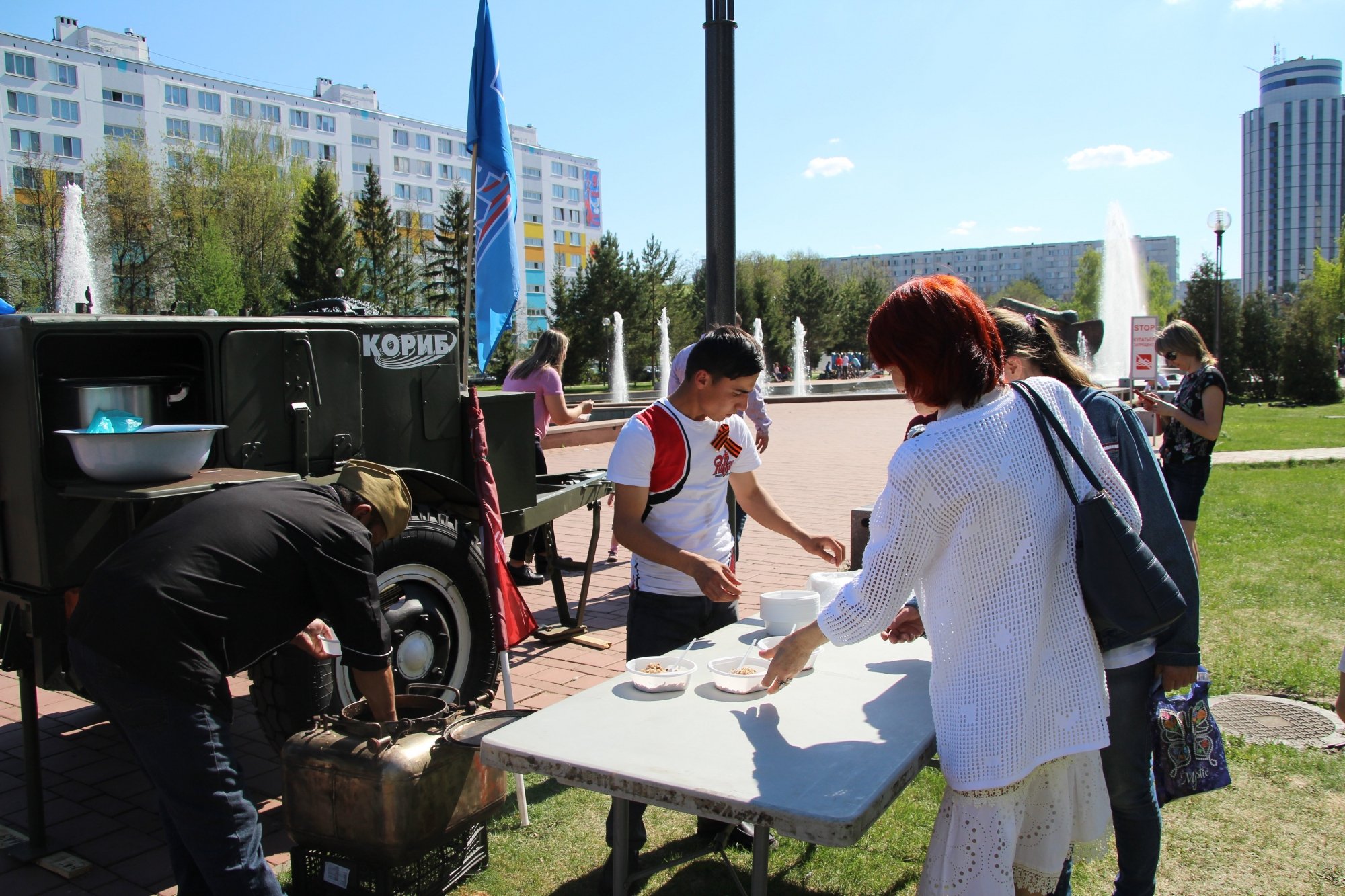ГК «Кориб» Олега Коробченко накормила солдатской кашей около тысячи челнинцев
