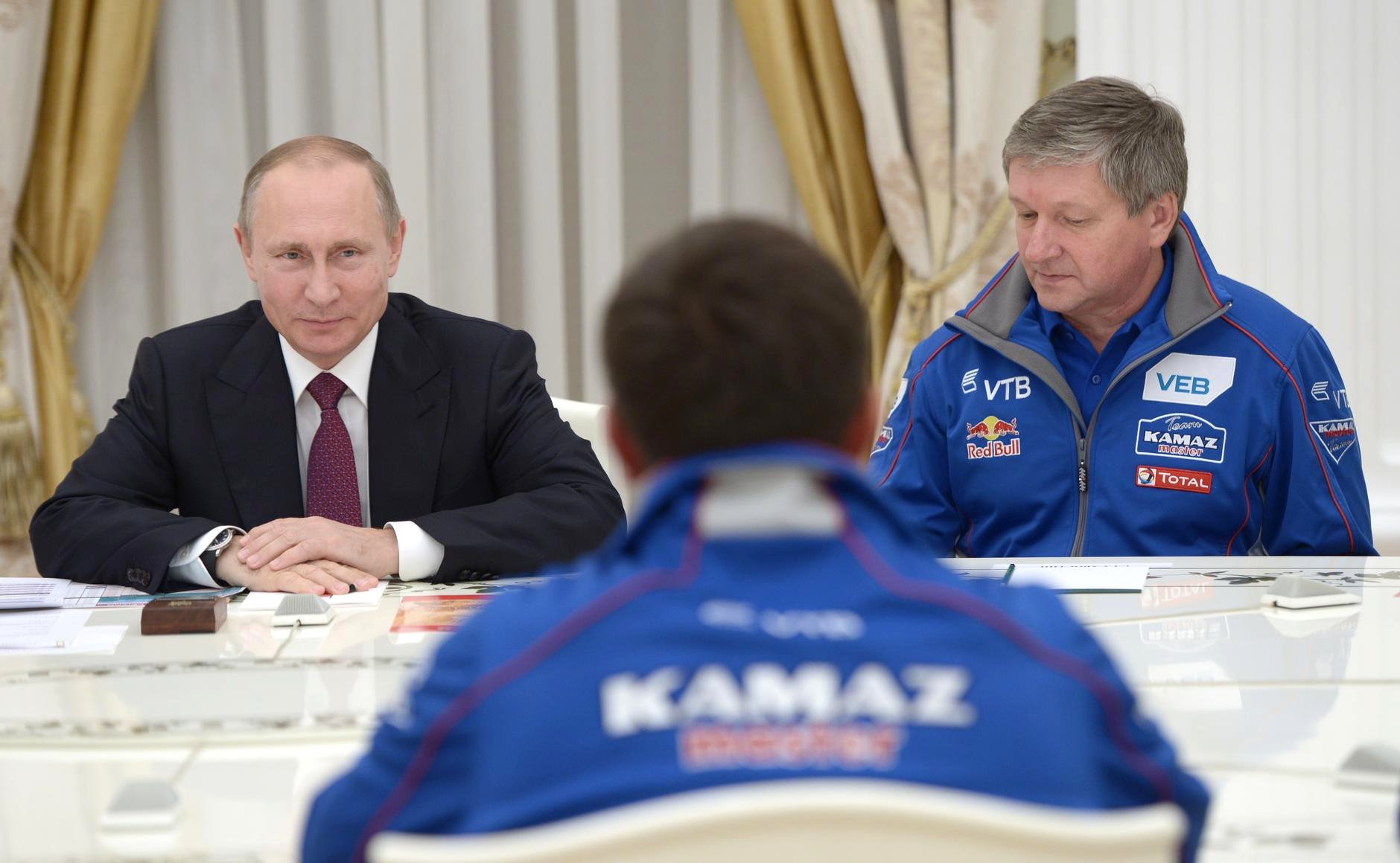 В Кремле, Сочи, в шатре – как Путин встречался с «КАМАЗ-мастер» в разные годы