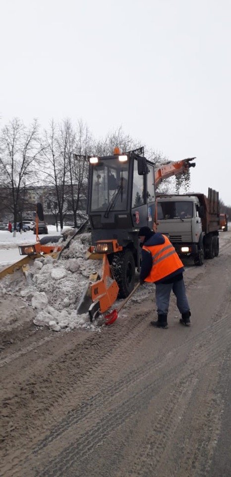 Чиновники и жители соревнуются за правду о дорогах этой зимы: чистят или не чистят? (Фото)