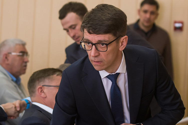 Следственные действия проводят с главой исполкома Лениногорского района Маратом Гирфановым