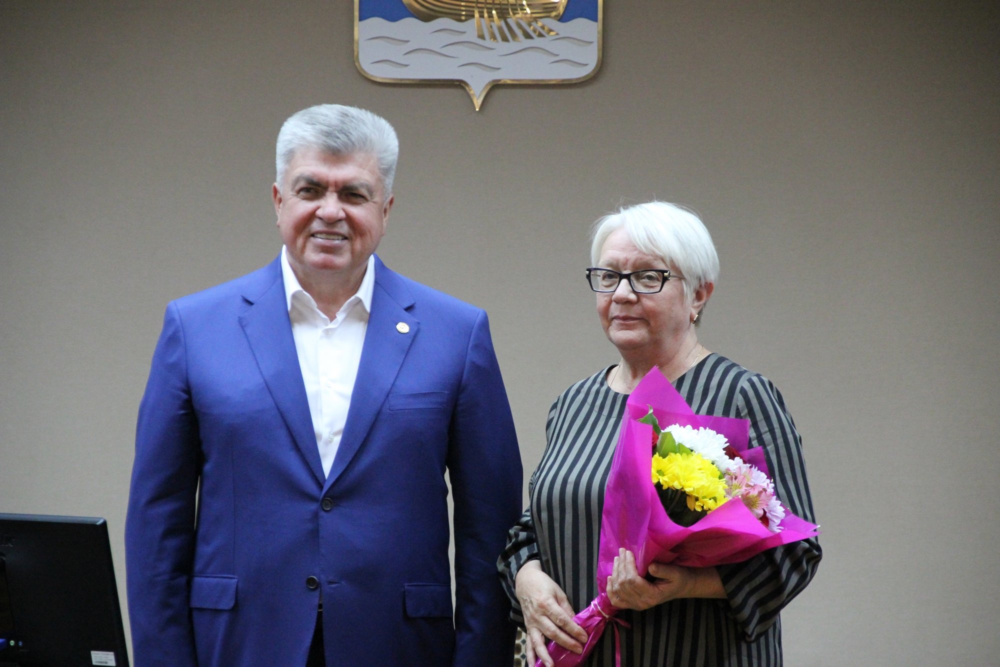 Магдеев поздравил стобалльников ЕГЭ. Фото