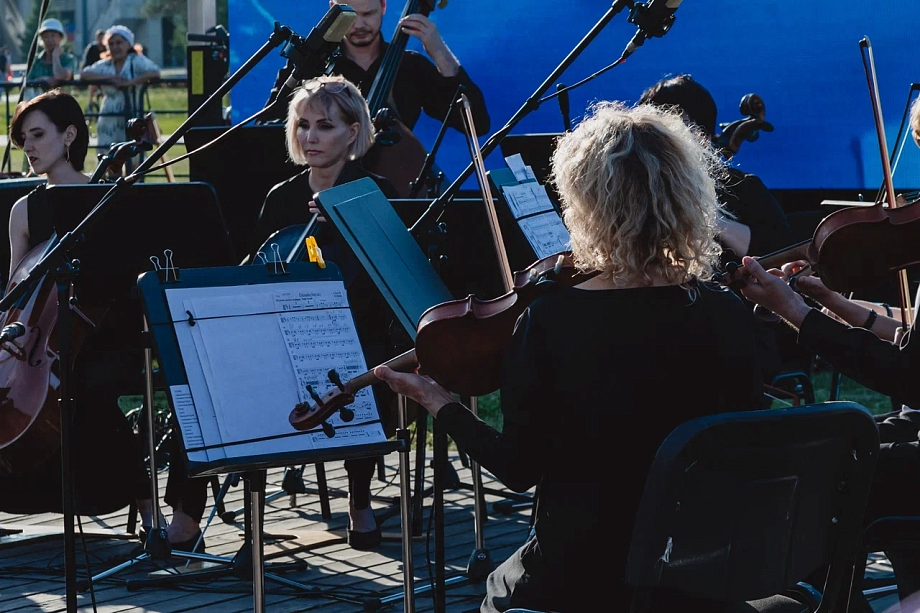 «Всего за три месяца ее работы из школы уволилось более 10 сотрудников…» «Всего за три месяца ее работы из школы уволилось более 10 сотрудников…»