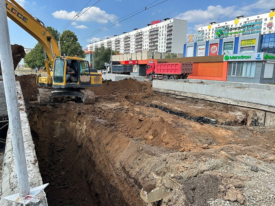 На Вахитова меняют схему движения из-за ремонта подземки на «Глобусе» 