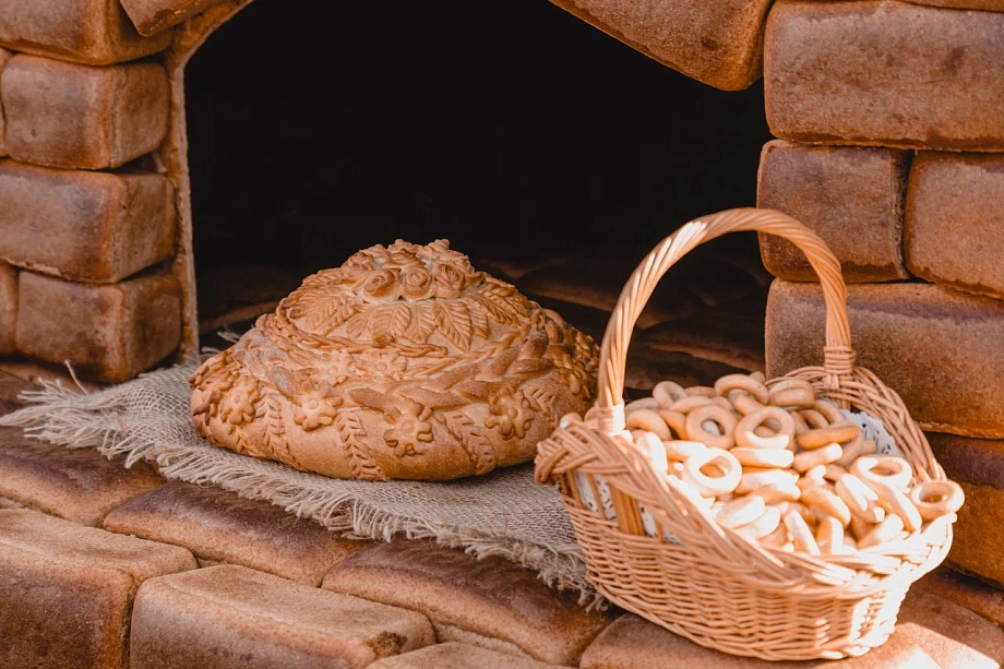 Челнинцы назвали печь из хлеба на фестивале цветов вандализмом
