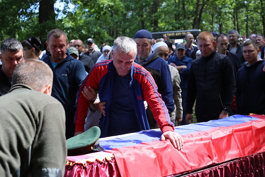 Под Челнами похоронили 30-летнего рядового, погибшего в спецоперации