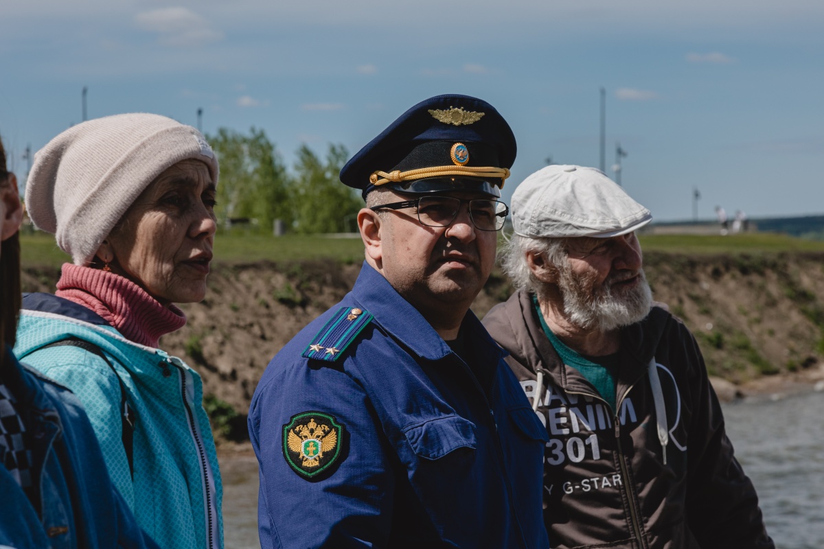 В скандальный сухогруз «Аякс» приехали с проверкой перед массовым  мероприятием 24.05.2024