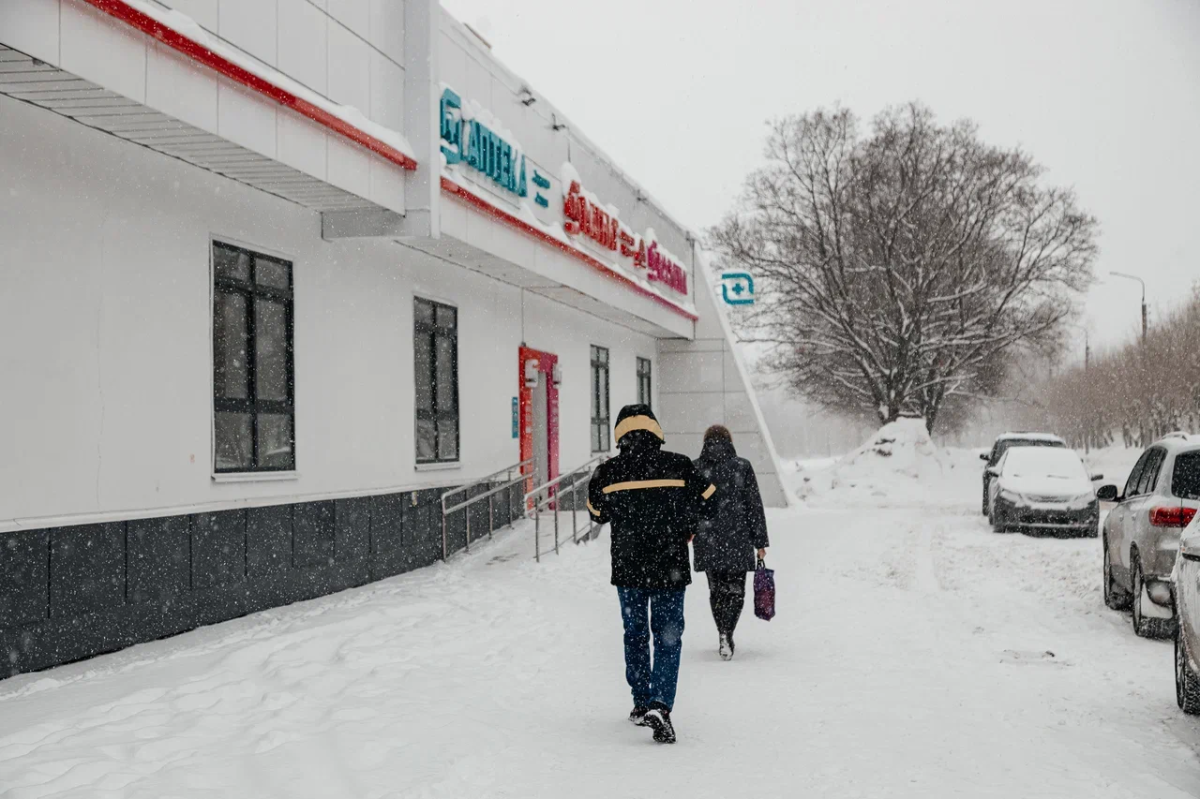 Пикаперы развели азиатку-дизайнера на осмотр квартиры и заодно трахнули её в два ствола