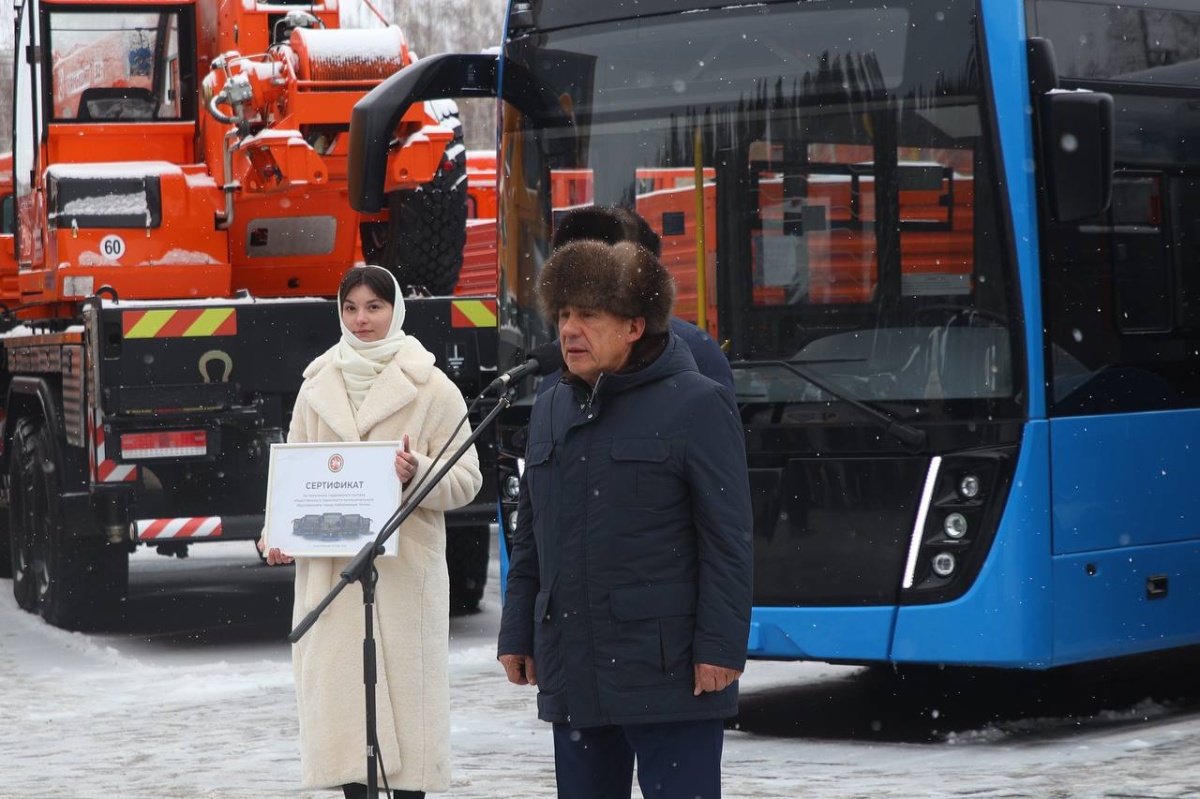 Минниханов передал Челнам первую десятку автобусов из 90 обещанных  13.02.2024