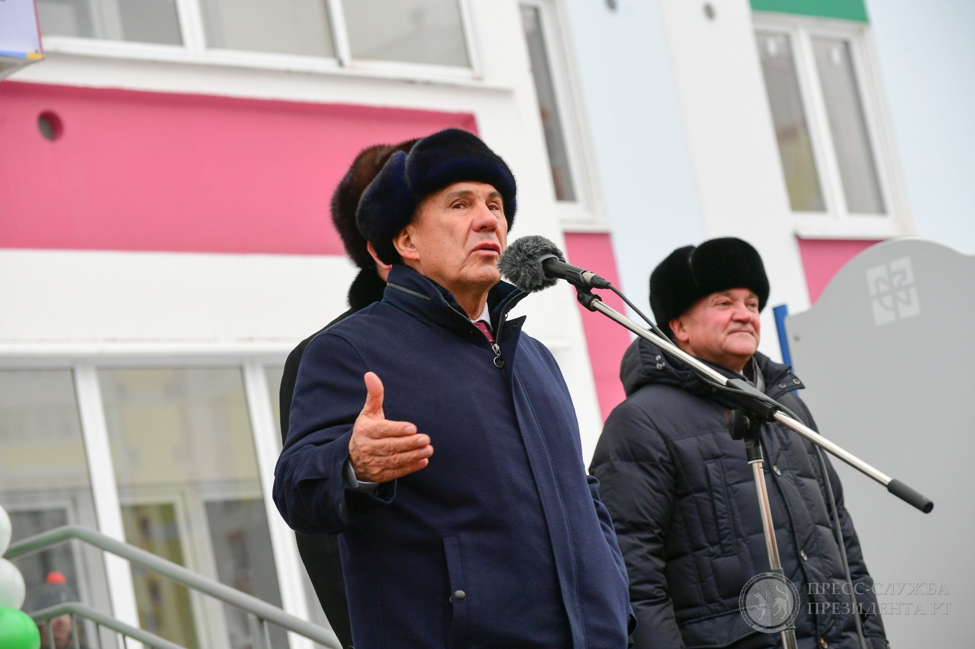 Рустам Минниханов принял участие в заселении ипотечного дома 63/12