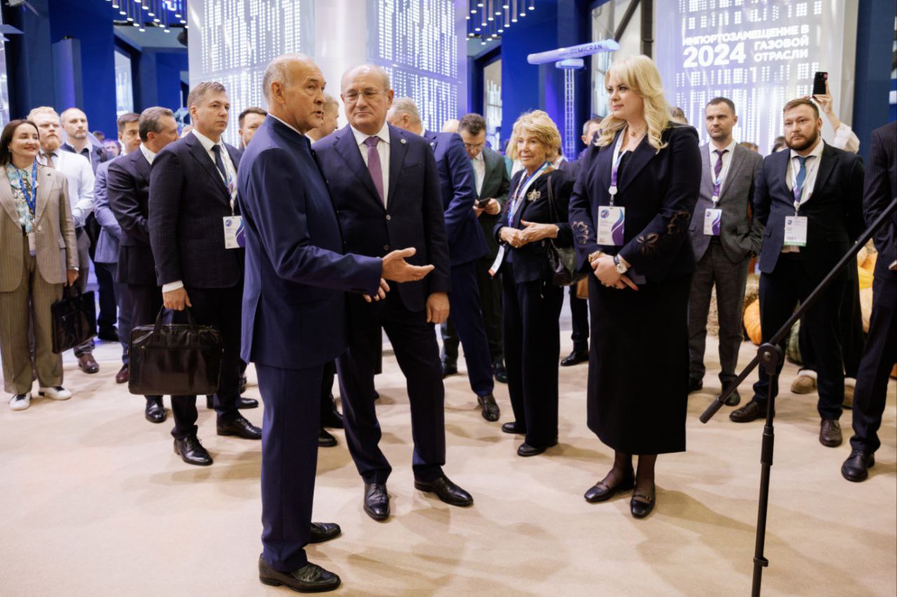 «РариТЭК» передал «Газпрому» первый выпущенный в России среднетоннажный грузовик LOTOS «РариТЭК» передал «Газпрому» первый выпущенный в России среднетоннажный грузовик LOTOS