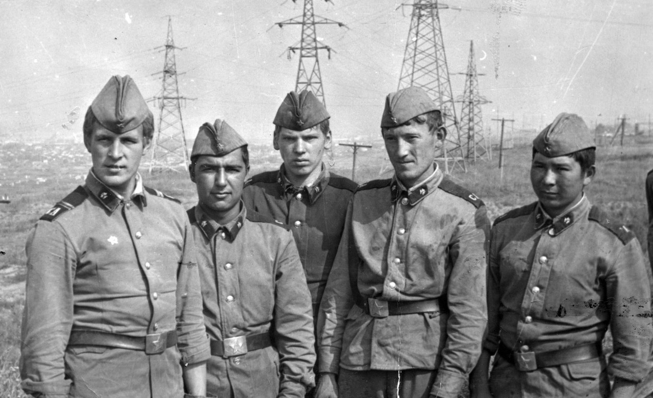 Архив: солдаты военной части, которая существовала в Челнах до 90-х