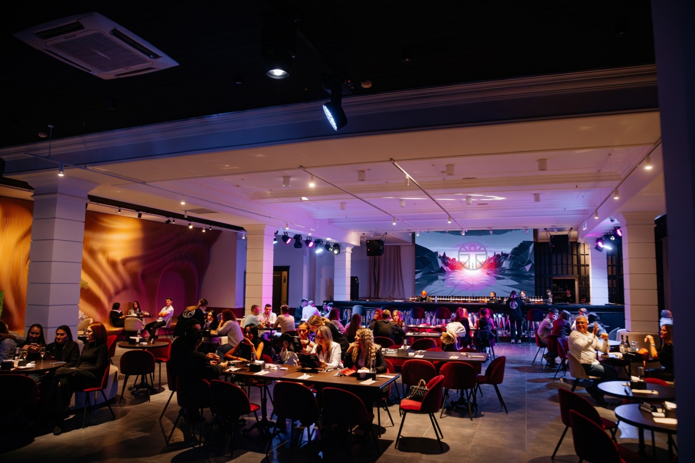 Атмосфера магии и чудес: в Челнах открылся новый рестоклуб Magic place Атмосфера магии и чудес: в Челнах открылся новый рестоклуб Magic place