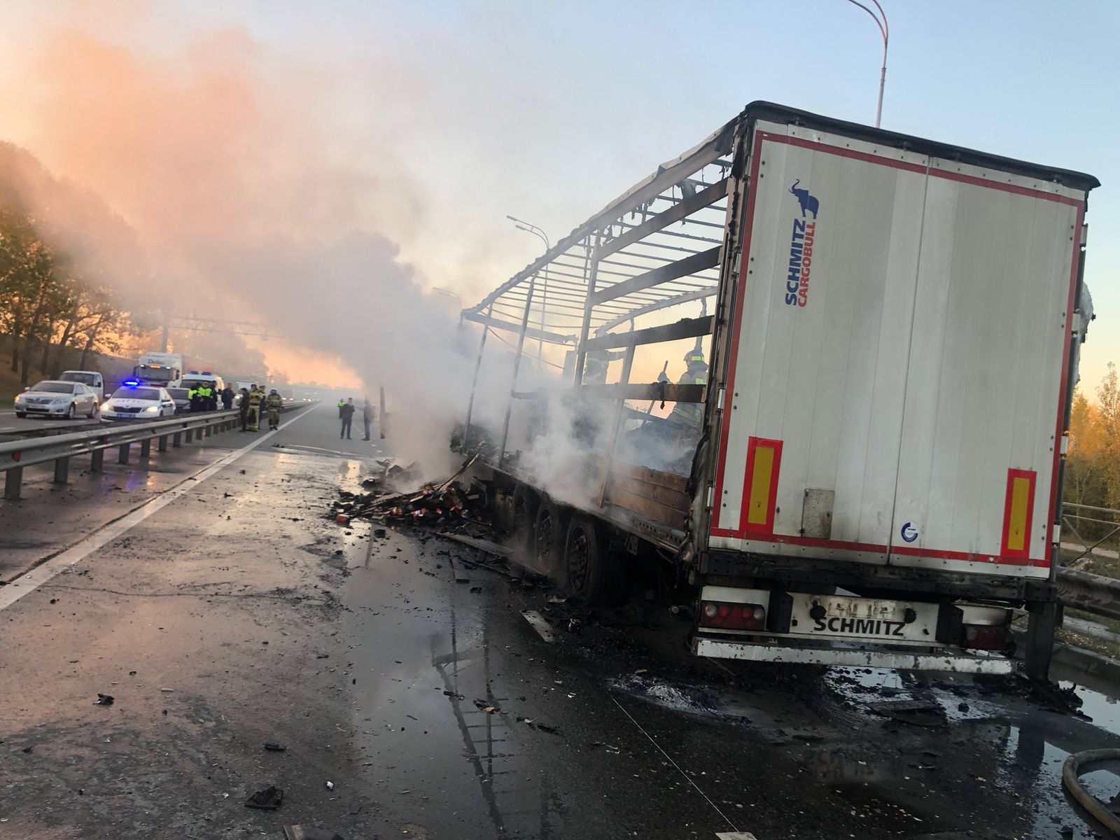 Пострадавшего в ЧП на мосту через Каму водителя переводят в ожоговое отделение