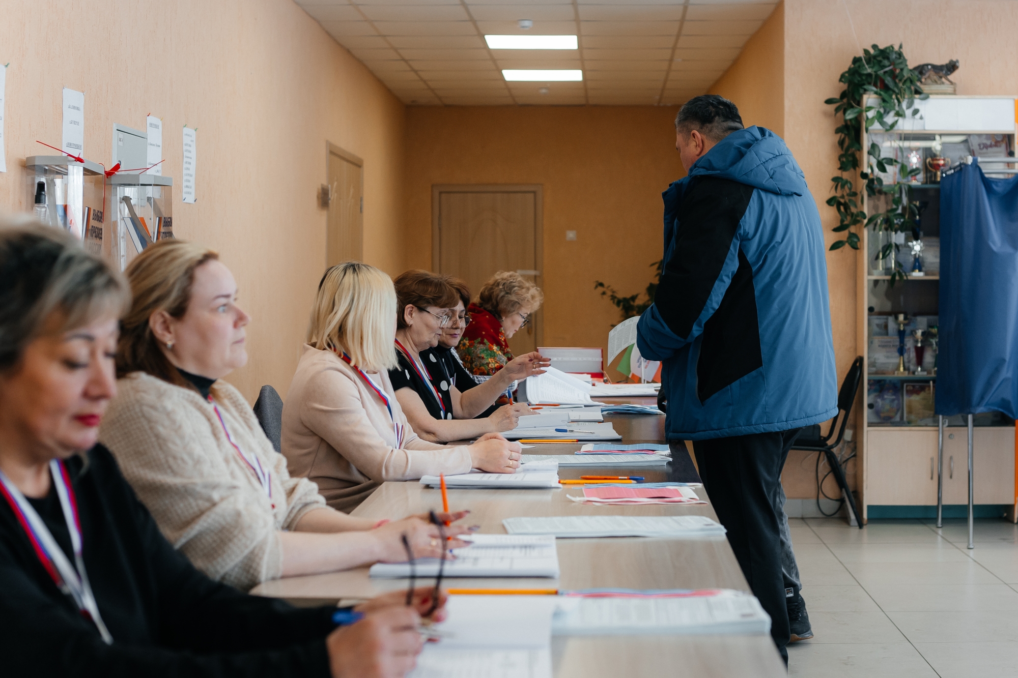 Фото: как проходит второй день выборов в Тукаевском районе