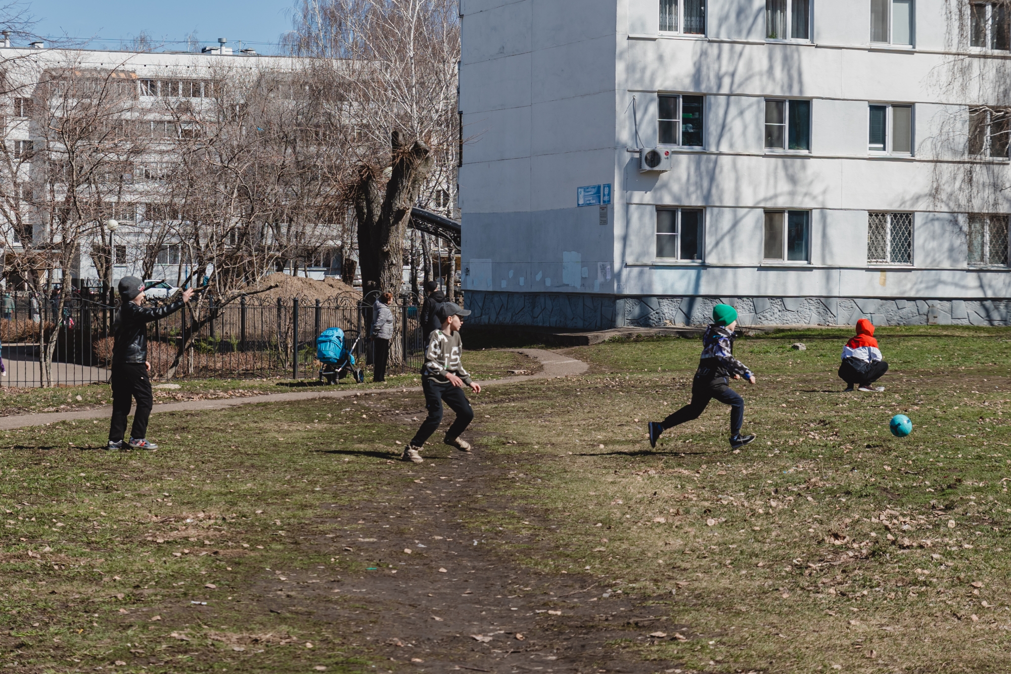 «О чем говорить, если здесь будет высотное здание? Какие парковки? Даже сейчас мест не хватает»