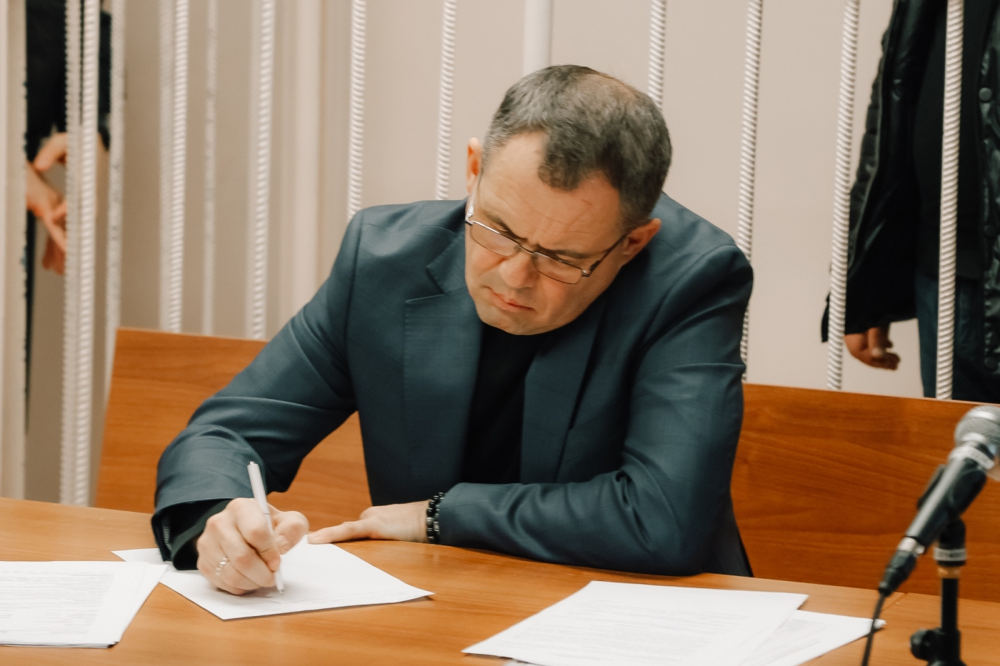 Адвокаты просят не арестовывать Ильясова, ссылаясь на его инвалидность (фото)