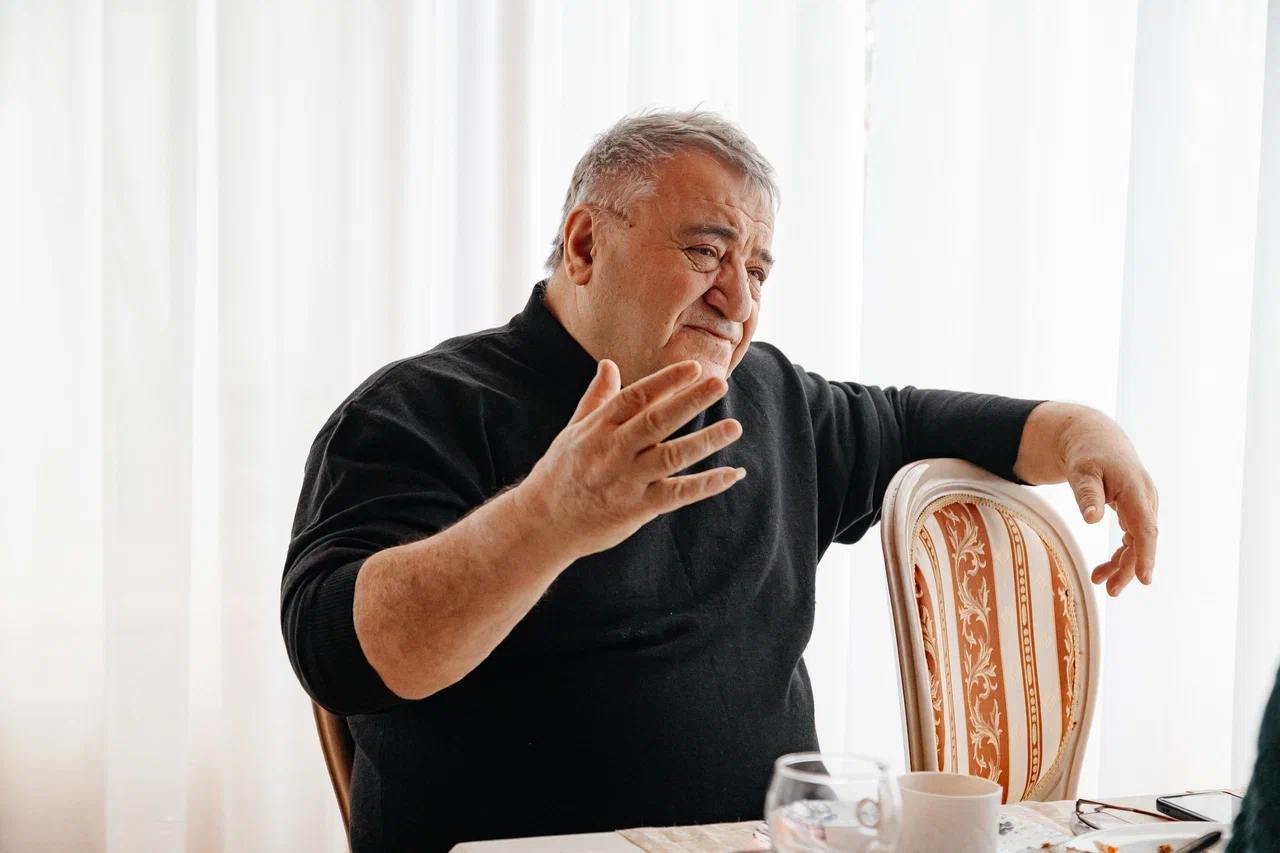 «Я пережил 90-е, жил в кризис, но от этих нападок просто не выжил» «Я пережил 90-е, жил в кризис, но от этих нападок просто не выжил»