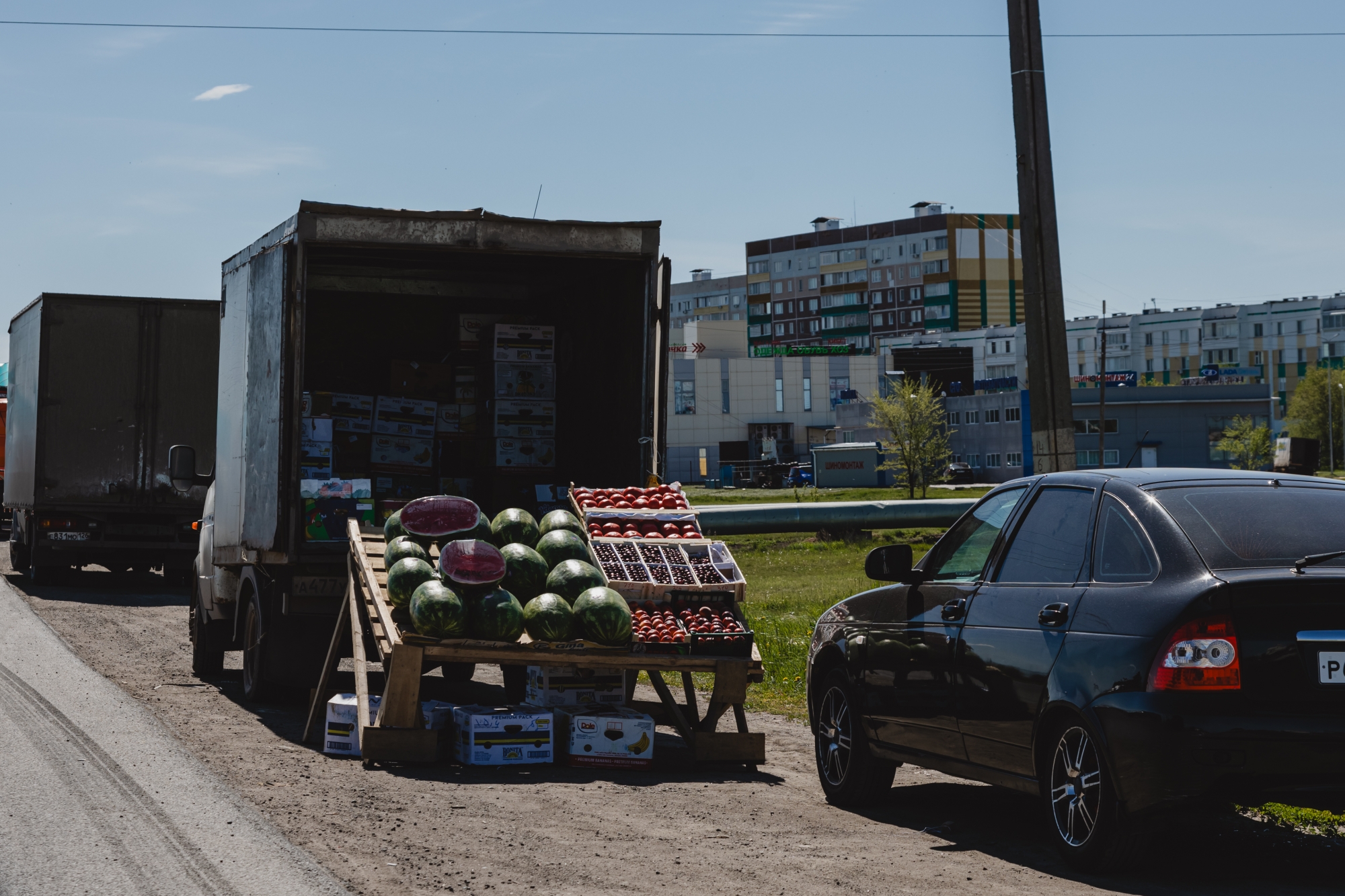 Фото: торговцы-нелегалы открыли сезон продажи арбузов 