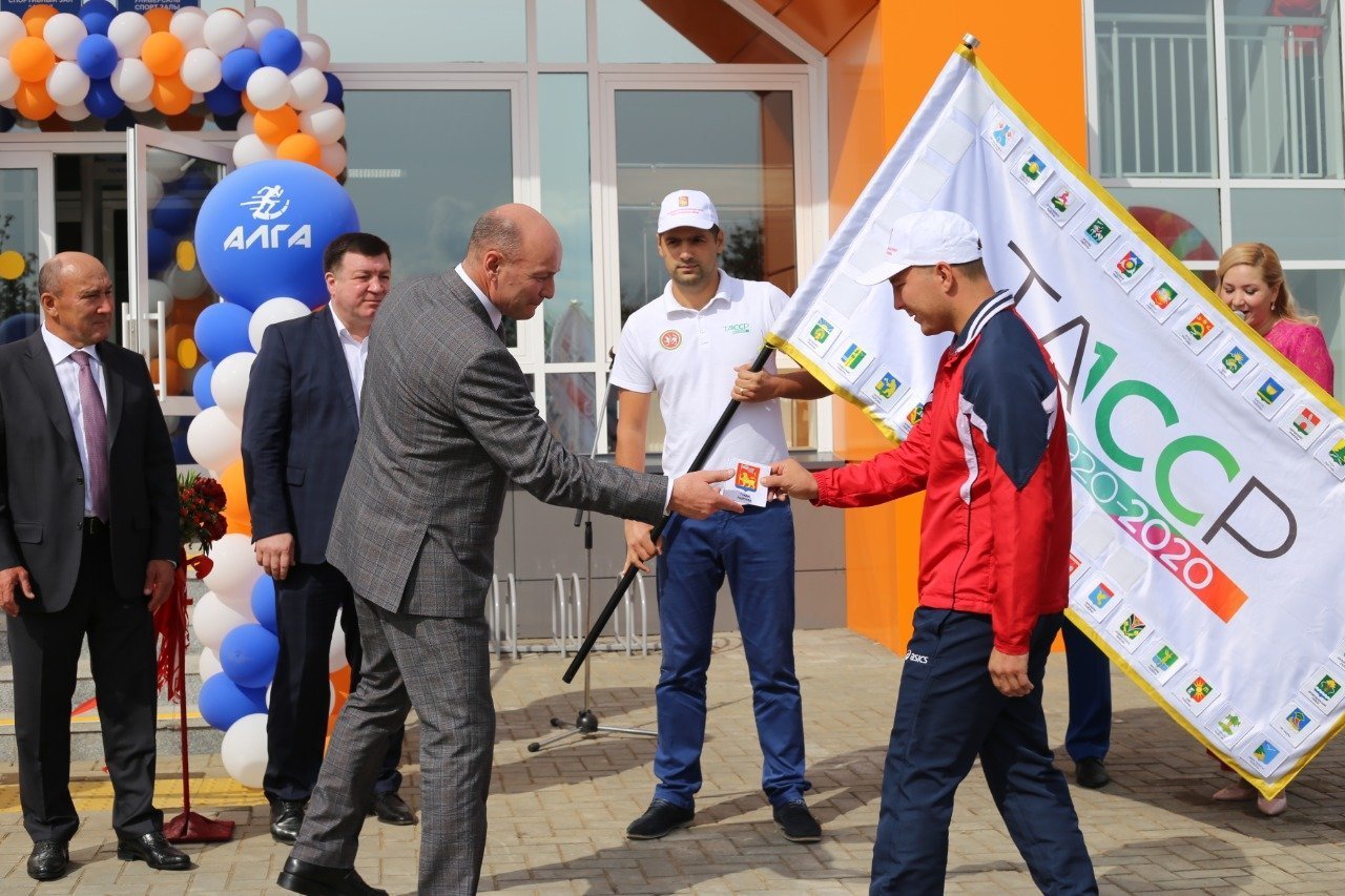 В Тукаевском районе открыли универсальный спортивный зал (фото)