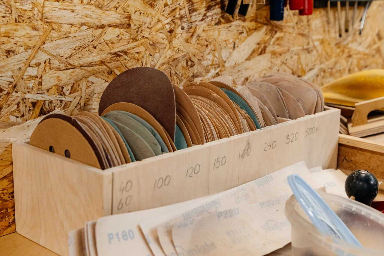 «Нас не привлекает мебель, которая в 90% присутствует на рынке. В ней нет ни жизни, ни души» «Нас не привлекает мебель, которая в 90% присутствует на рынке. В ней нет ни жизни, ни души»