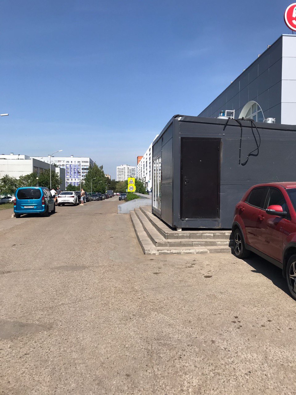 «Челны превращаются в колхоз»: 39-й микрорайон бунтует против «шаурмичной» 