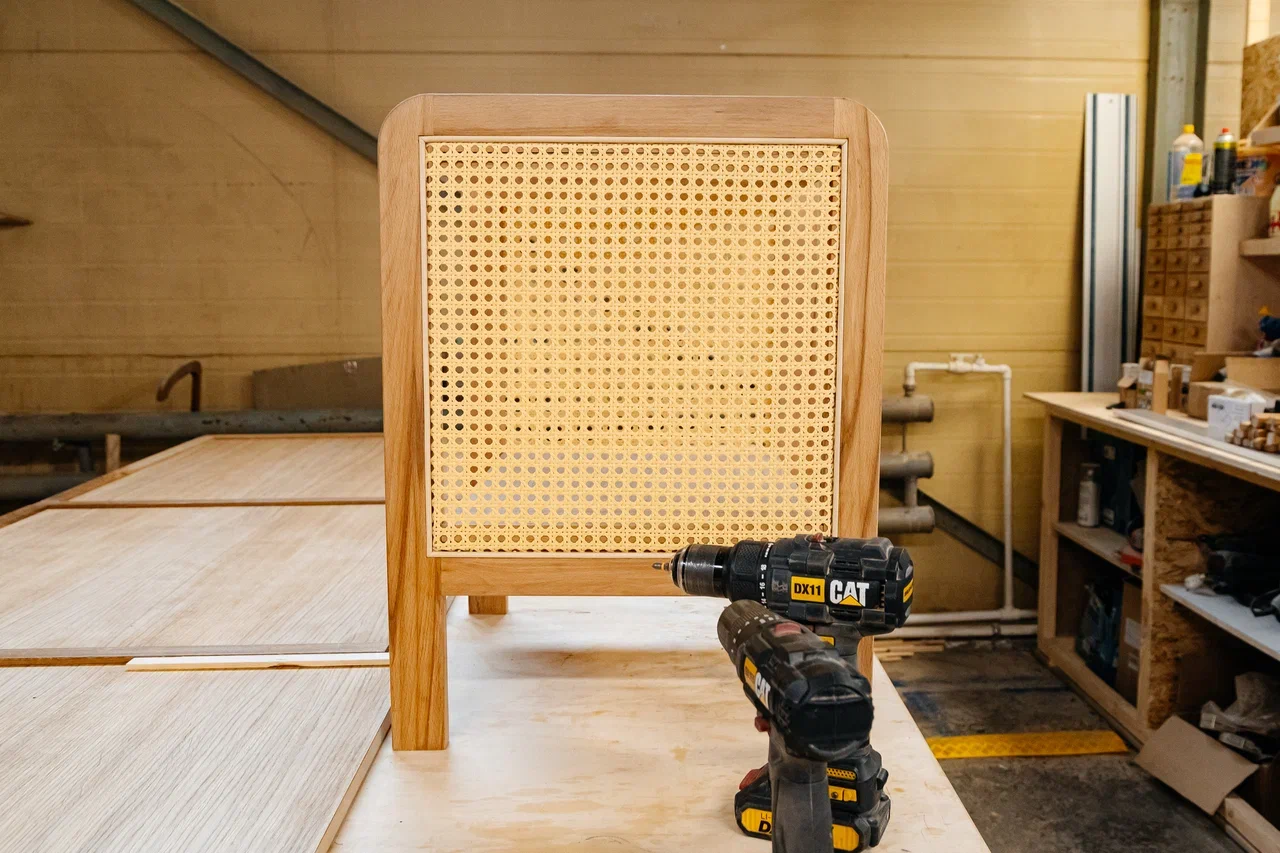 «Нас не привлекает мебель, которая в 90% присутствует на рынке. В ней нет ни жизни, ни души» «Нас не привлекает мебель, которая в 90% присутствует на рынке. В ней нет ни жизни, ни души»