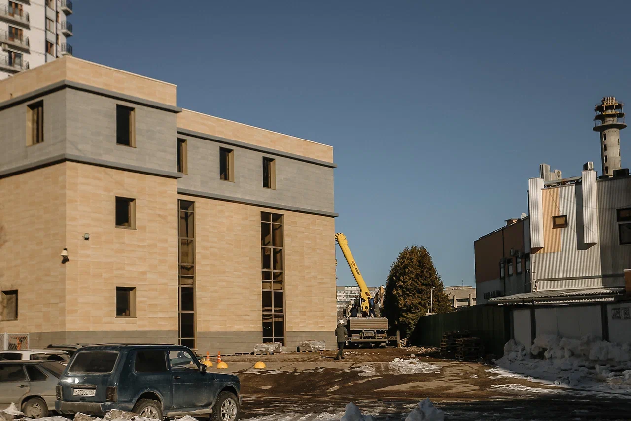 Фото: в Челнах сносят часть отеля «Расстал» Сергея Рачкова