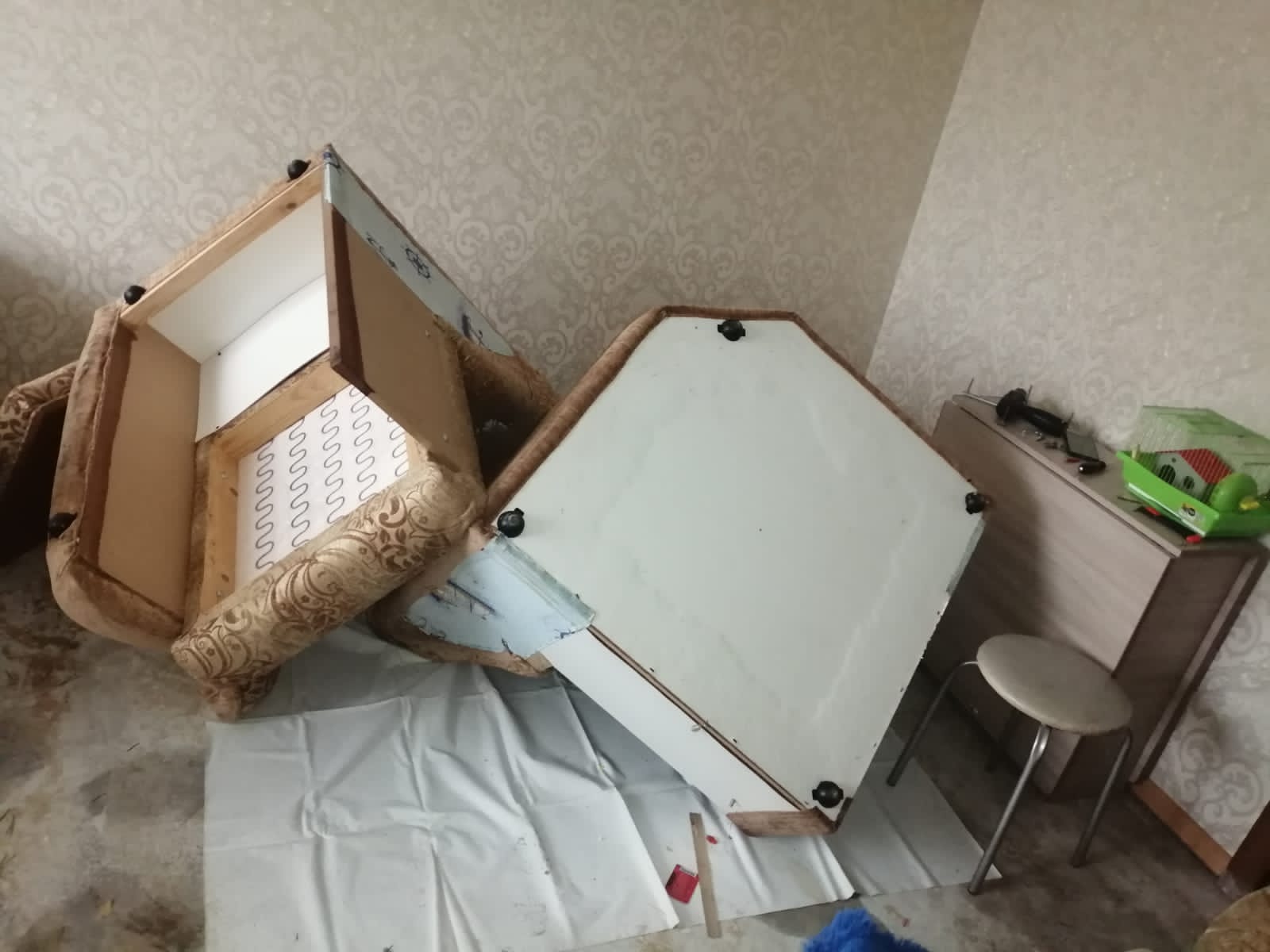 В школах Челнов собирают помощь на квартиру, которую затопило после пожара
