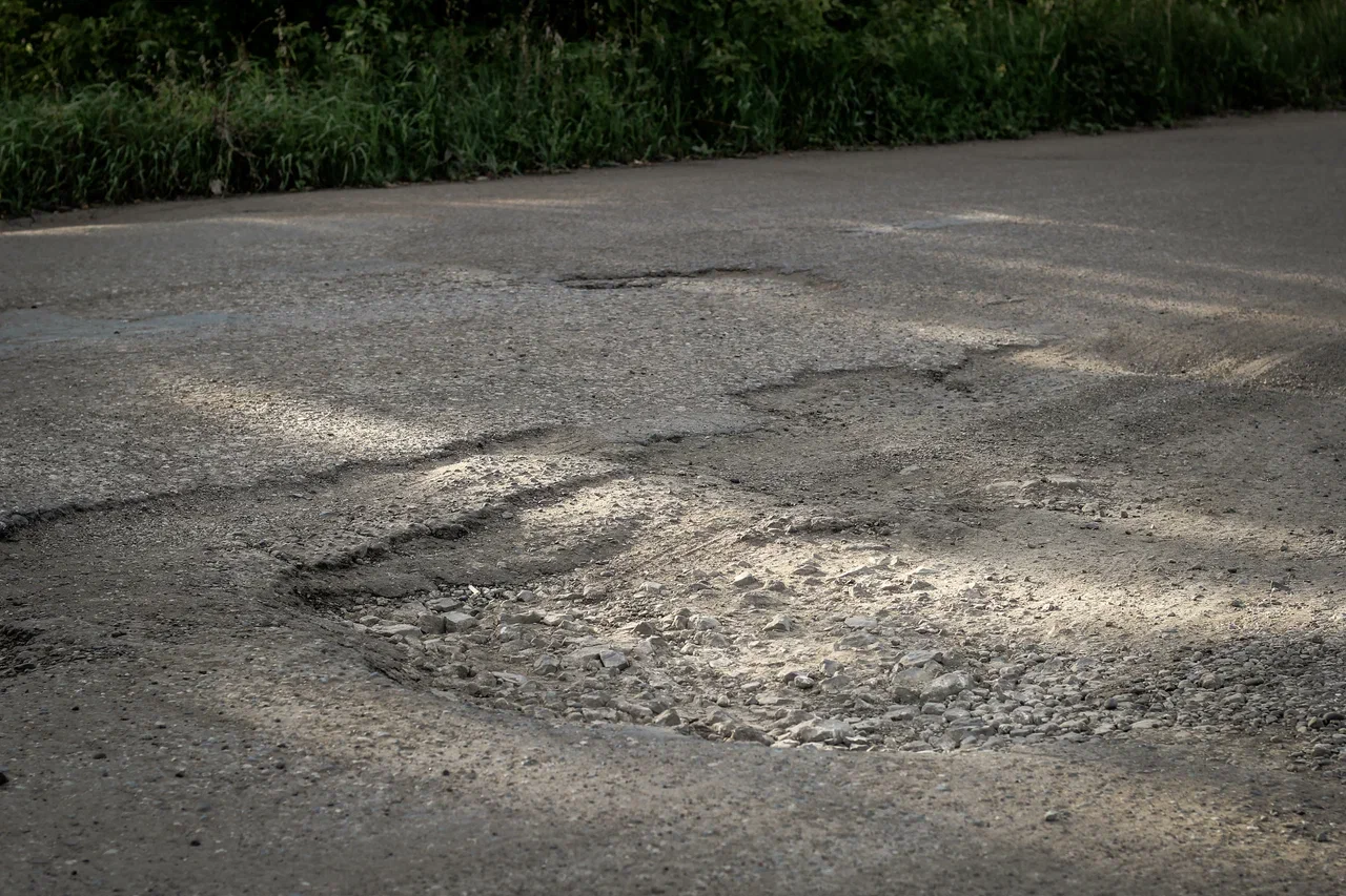 Автобусам сложно добираться в СНТ под Челнами из-за разбитых дорог (фото)