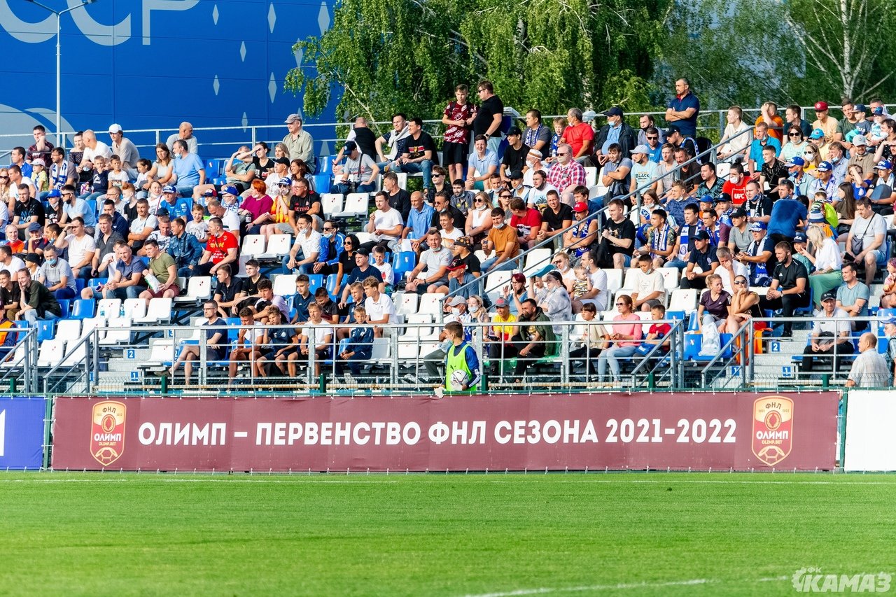 Фото: как футбольный клуб «КАМАЗ» сыграл свой первый матч в ФНЛ