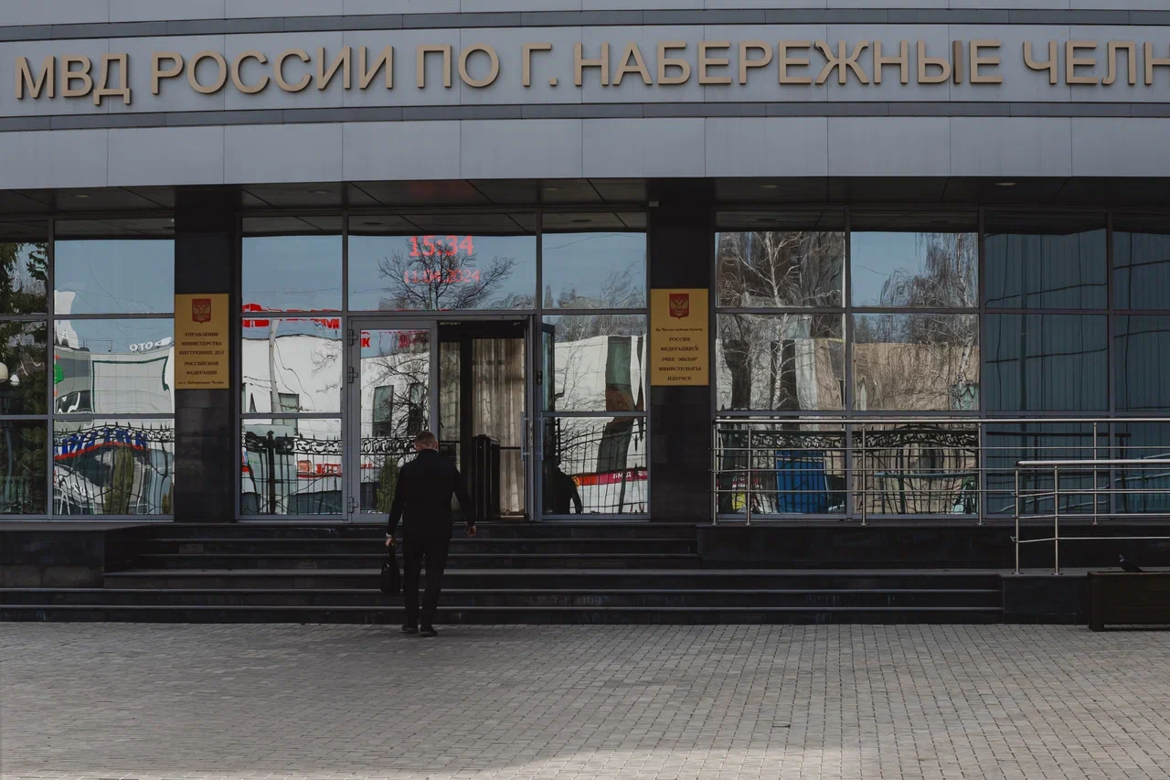«Мы снимаем квартиру, у нас пятеро детей. Еще ипотеку нужно платить за дом, которого нет…»