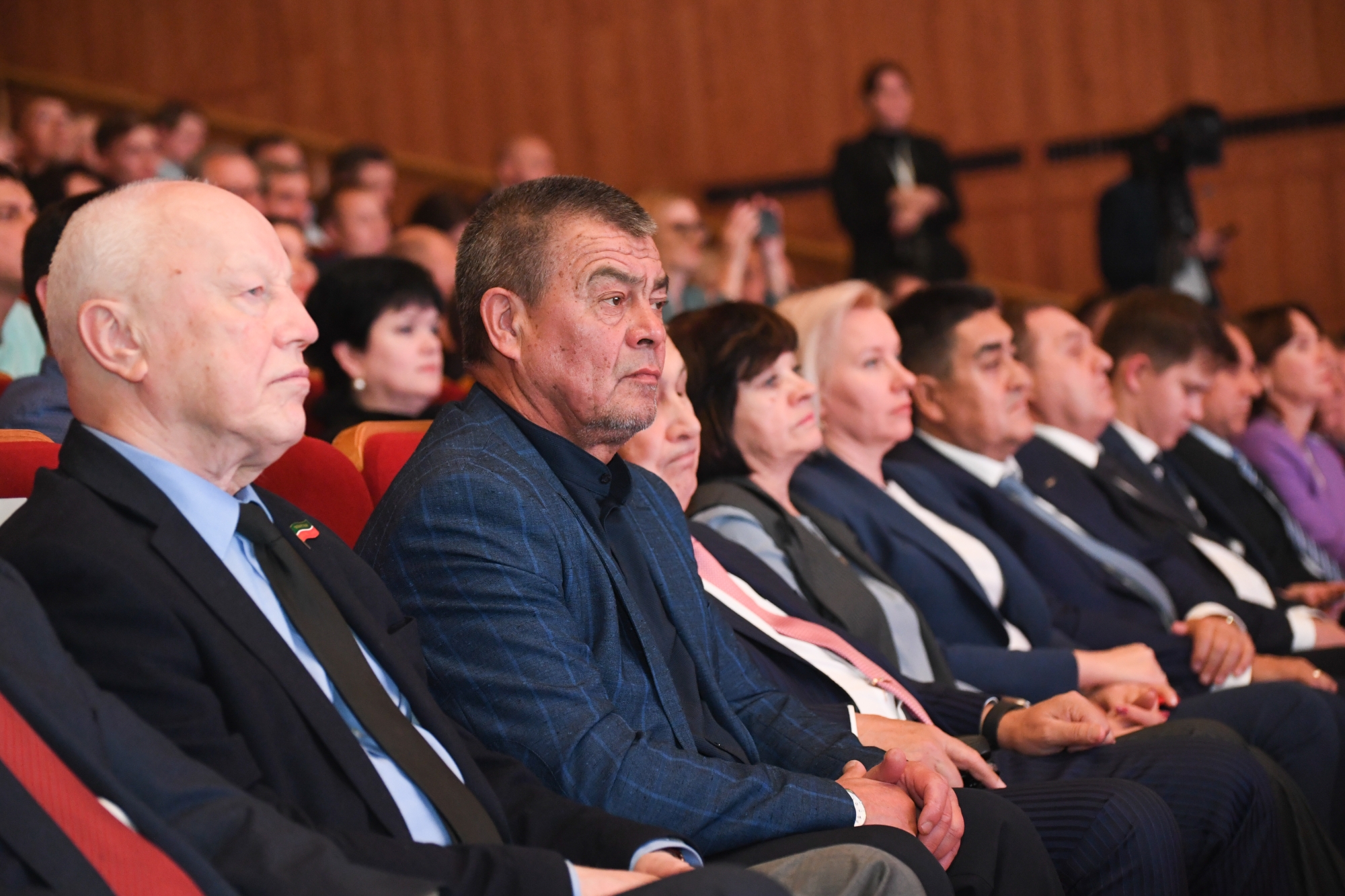 Рустам Минниханов обратился к работникам машиностроительного комплекса