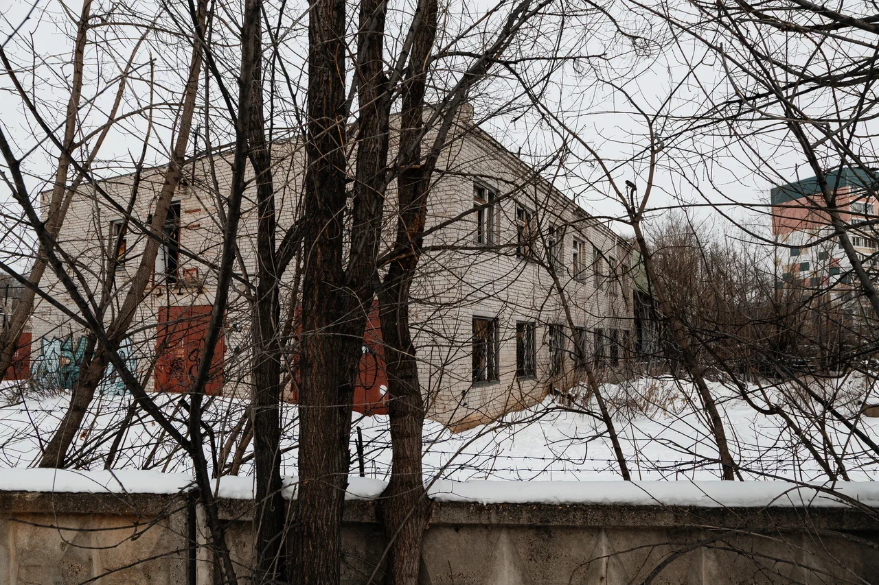 Фото: как выглядит заброшка Ленара Миргалиева, где пострадали дети