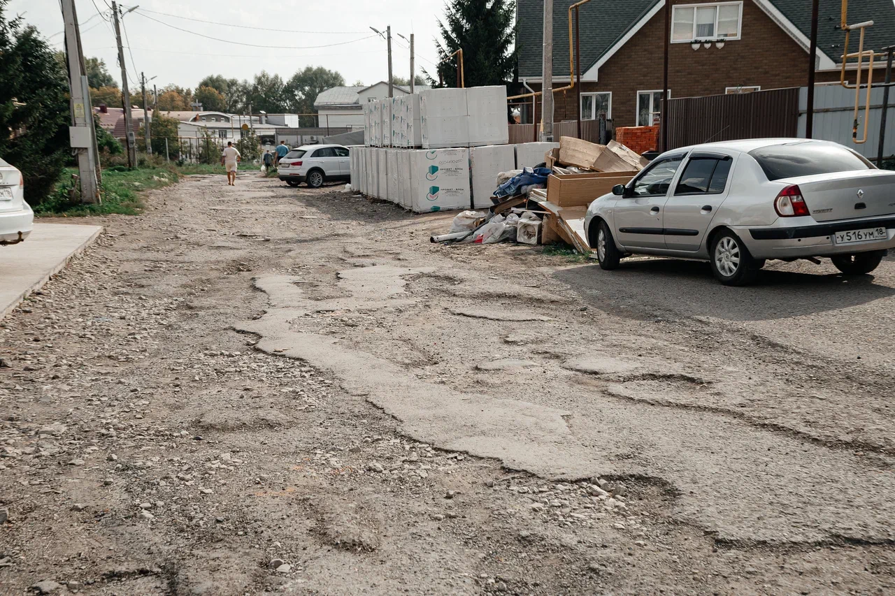 Фото: жители Орловки ждут потопов – в поселке не осталось дорог 