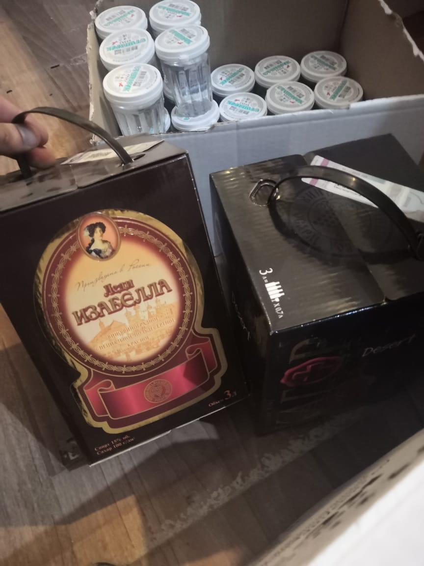 В челнинском магазине нашли почти тысячу литров паленого алкоголя (фото)