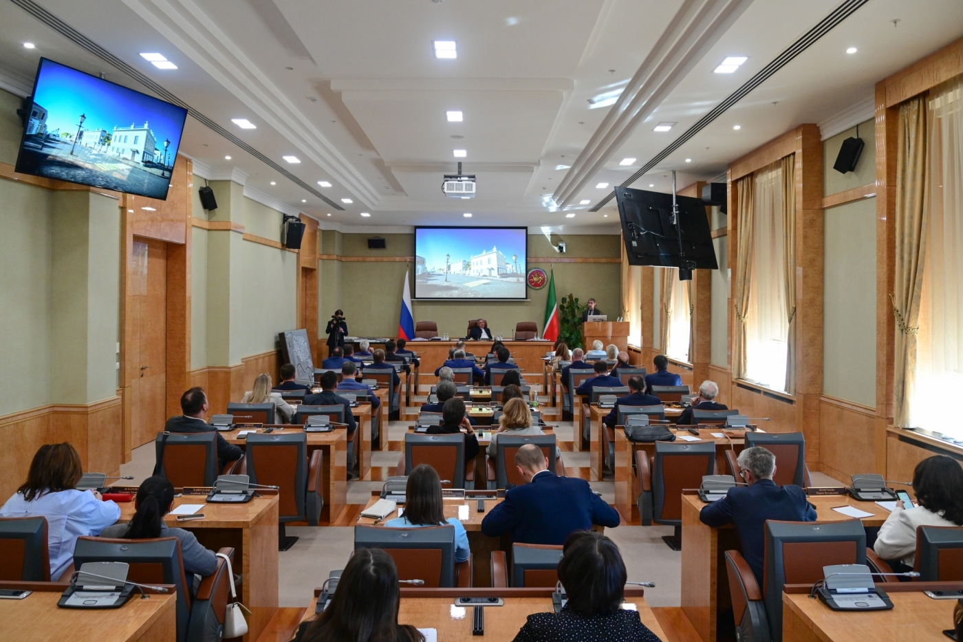 Главе Татарстана Рустаму Минниханову показали проект развития Елабуги