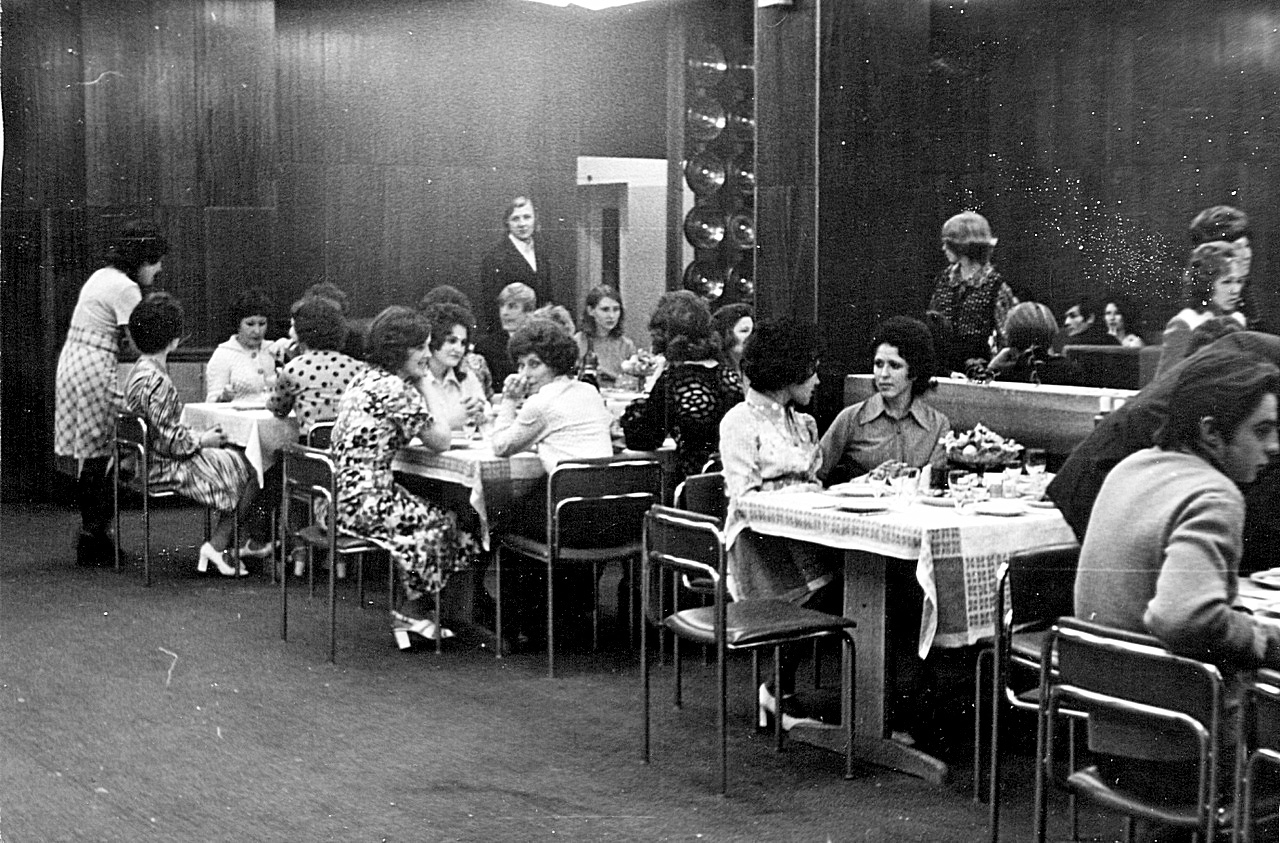 Как в Челнах в 70-е годы появился легендарный ресторан «Москва» (фото) Как в Челнах в 70-е годы появился легендарный ресторан «Москва» (фото)