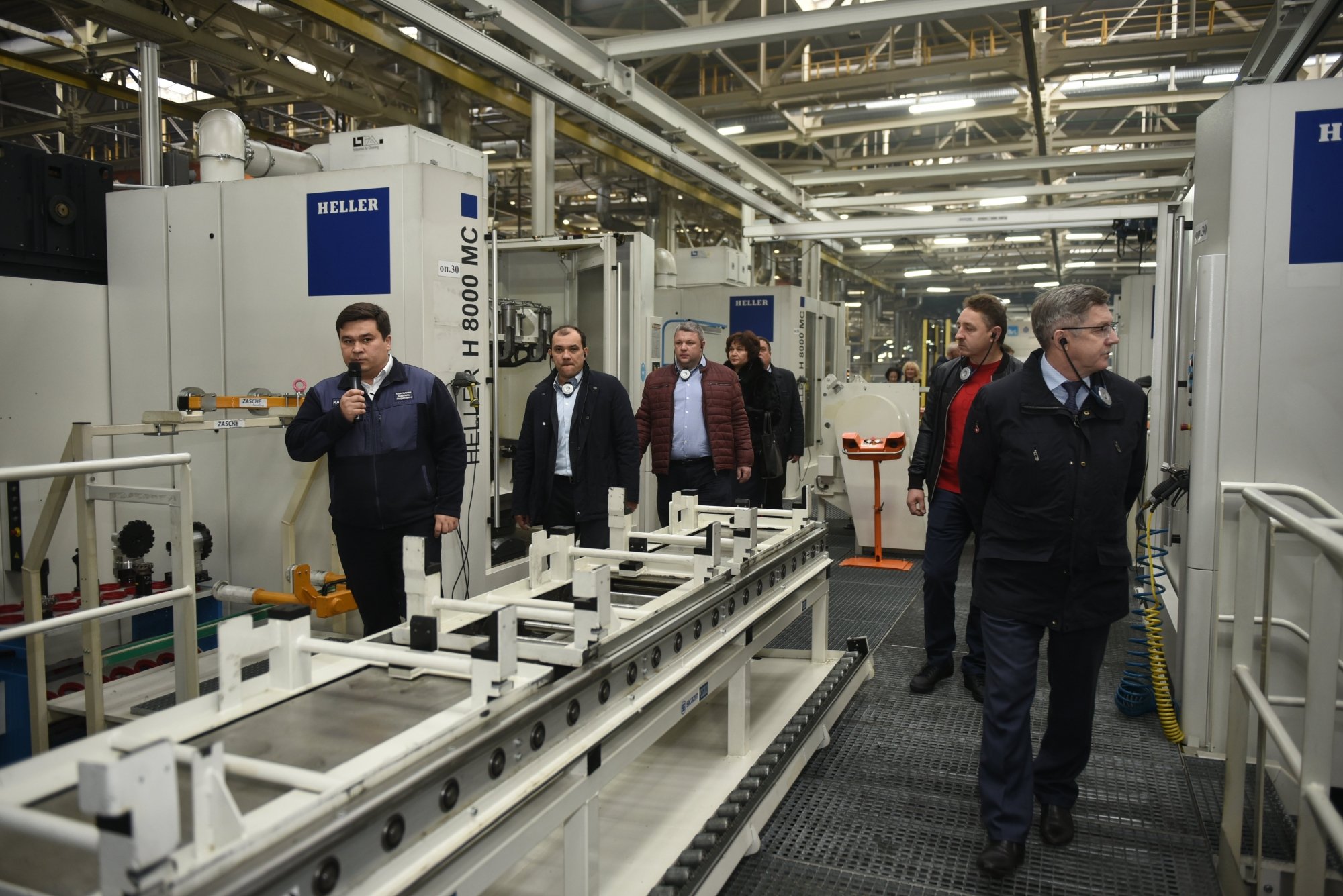 Депутатам горсовета устроили экскурсию на «КАМАЗ» (фото)