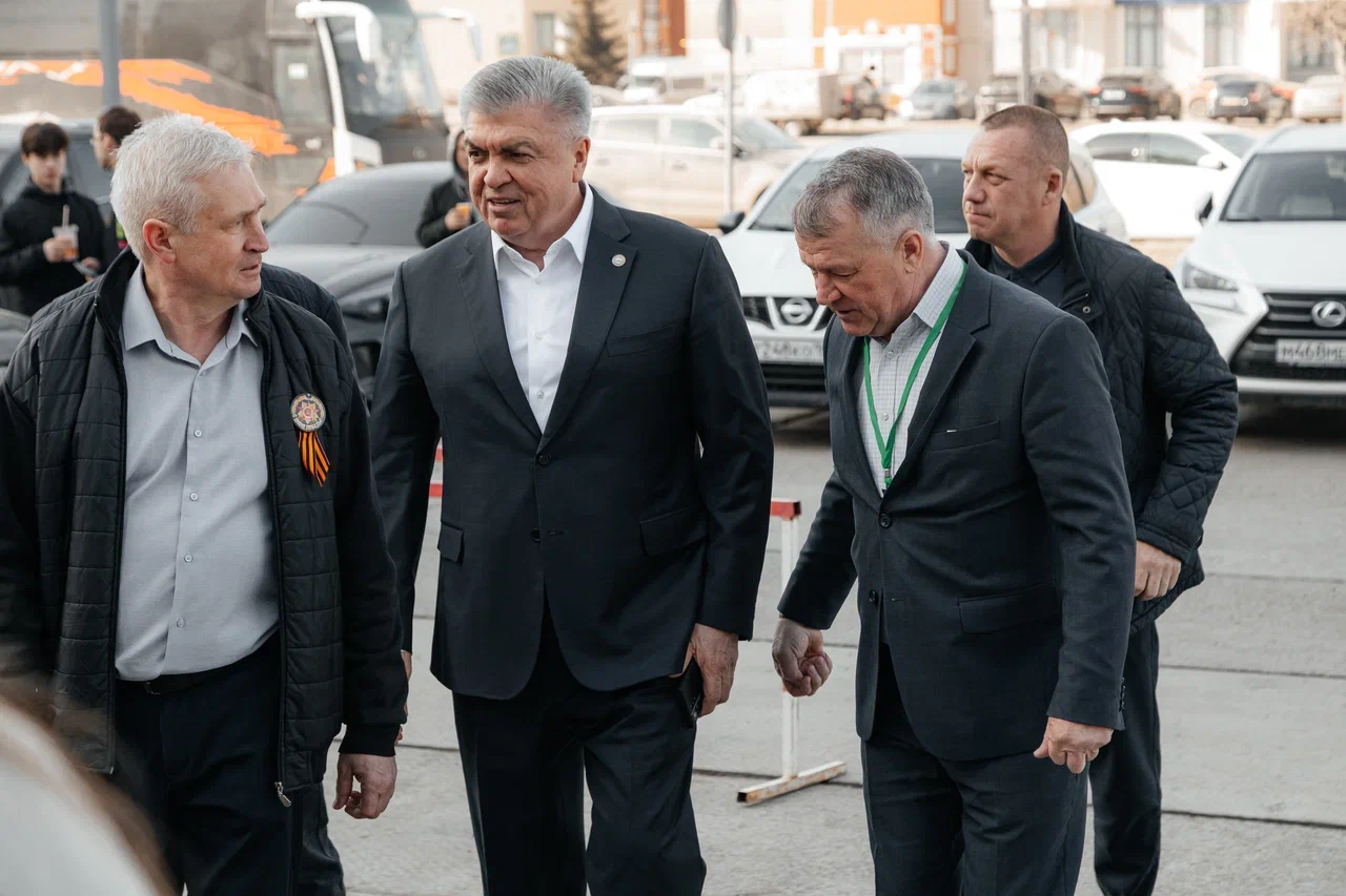 Более 400 спортсменов съехались в Челны на армейский рукопашный бой (фото) Более 400 спортсменов съехались в Челны на армейский рукопашный бой (фото)
