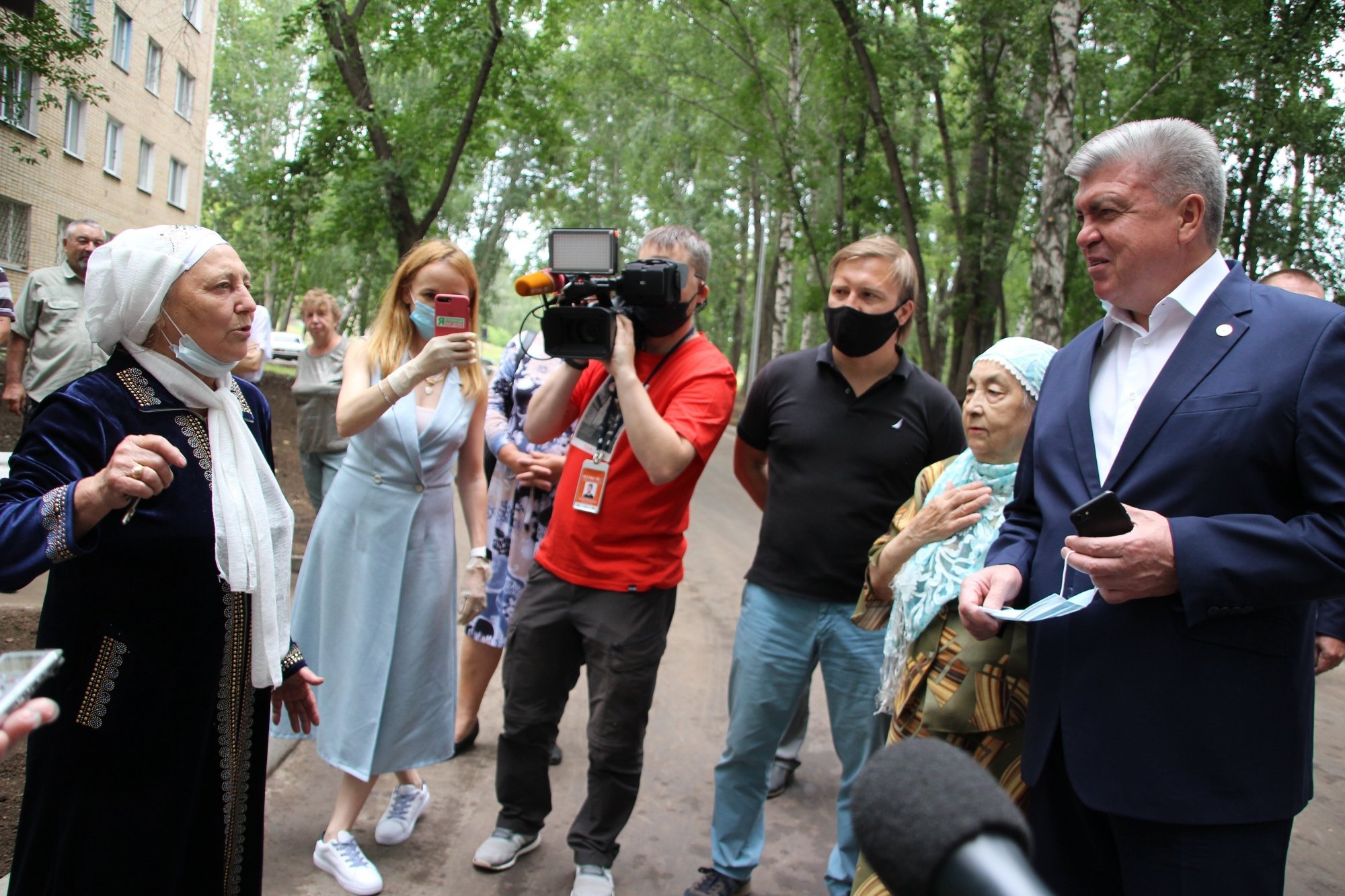 Магдеев оценил первый готовый объект программы «Наш двор» в Челнах (фото) 
