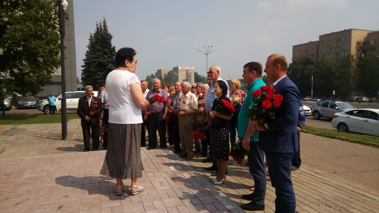 Первостроители и депутаты города почтили память Раиса Беляева 
